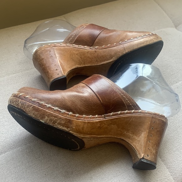 Frye Women's Light Brown Leather Slip-On High-Heel Clogs Size 6 - Picture 12 of 16